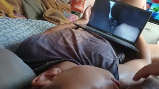 he cum in my face with him watching porn, I ejaculated together moaning screaming with lust🍆🥛💦🤤