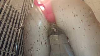 Filmed how the shoved a rubber dick into her anal