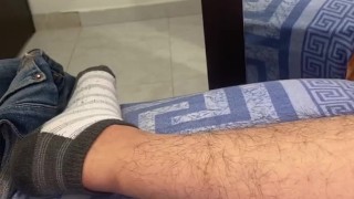 Como se ve mi polla aceitada,se les antoja ?