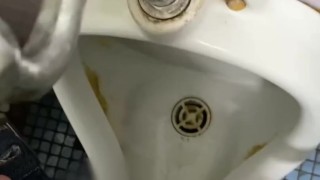 おしっこ動画 公衆トイレの小便！