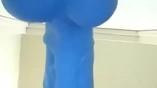 watch it stretch my hold ass it goes in