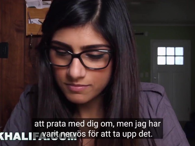 MIA KHALIFA - Interracial Sex med ledsen arabisk flicka och vï¿½lutrustade afroamerikanska killar