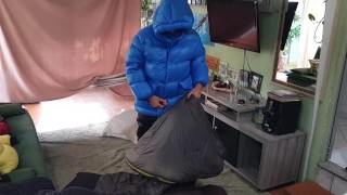 Handjob and cumshot in the sleepingbag