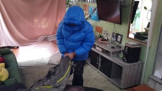 Handjob and cumshot in the sleepingbag