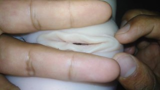 a su puta para tocarle el coño