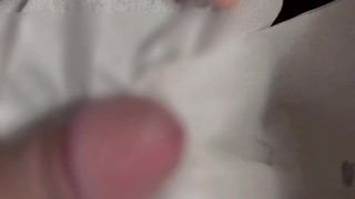 (ただの素人の僕目線)登録者さんのメッセージに興奮してビクビクオナニー…