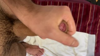 I'm cuming on my hairy belly