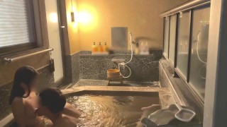 【個人撮影】初温泉旅行♡夜にお洒落な露天風呂でイチャイチャから濃厚生ハメSEX♡立ちバックで激しく突く..Japanese amateur hentai ／日本人／素人カップル／おっぱい／美少女／色白