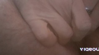 Dildo grosso mi dilata per bene il culo