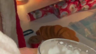 Sprinkle gingerbread cookies - Vertical 60fps