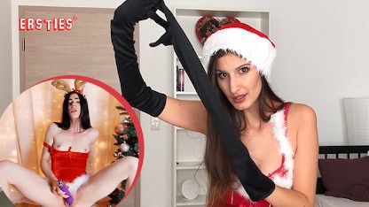 Ersties: Amateur Girls Enjoy a Sexy Christmas Compilation