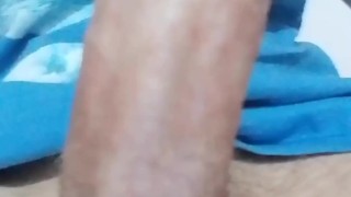 Masturbándome mi jefa me descubre