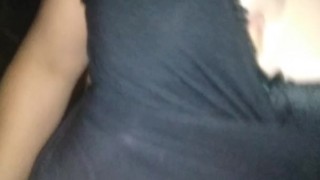 Jugando con las tetas de mi novia