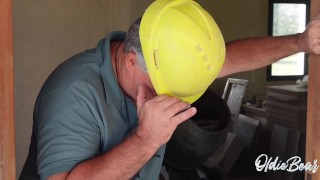 Old Construction worker wants to tease for those who love big hairy back - Weird fetish Tattooed dad