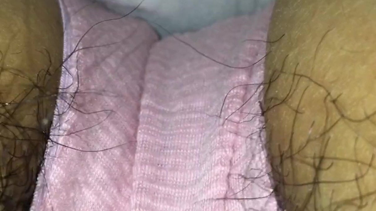 パンツの上からオナニー♡クリトリス責めまくりで染みを作ってイっちゃう剛毛素人【個人撮影】