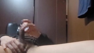 マン喫で覗かれながらオナニー