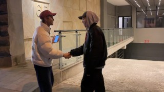 Harry_Jen | Hot stranger fucked me bareback and fucked my Deepthroat . Merry Christmas