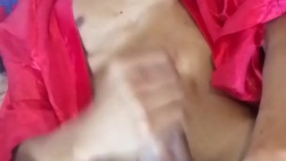 Me termine masturbando, después que me llenarán la cara de leche