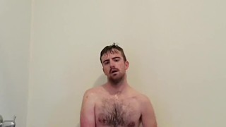 THIC OTTER JERKS OFF IN AN AIRBNB SHOWER