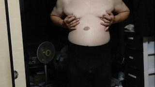 乳首乳房いじり　