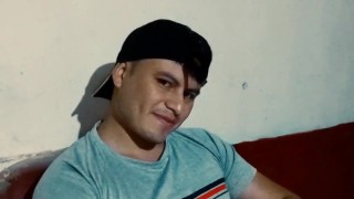 Masturbandome en la sala