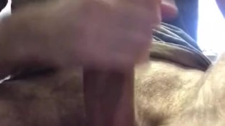 Он такой огромный что приходиться дрочить двумя руками.