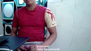 Lindo jovencito se divierte solo - salinass03