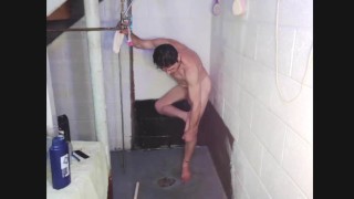 LIVE CAM SHOW IN THE SHOWER HOT! HOT! HOT!