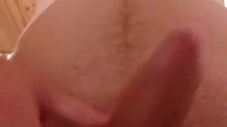 sola nadie la quiere porque es fea y pequeña