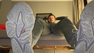 Macrophilia - giant foot humiliation