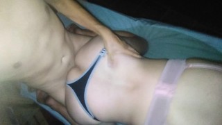 Doggystyle con mi hermanastra en la noche mientras no nos ven