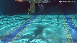 Nicole Pearl the most milf in the world swimming