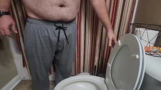 Piss at my bf house in his gray sweatpants