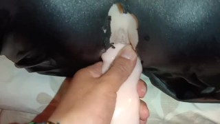 Probando ricos leggings de cuero en mi muñeca