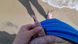 Piscio in mare davanti a tutti