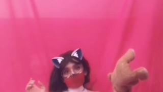 Karla rico con vestido blanco 1