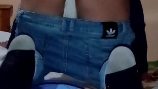 Enseñando las nalgas