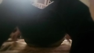 Mí amiga me presta una falda y no puede evitar grabar esto 🥵😁