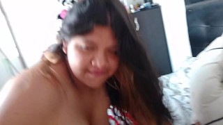 CULONA MASTURBANDOSE CON SU VIBRADOR LOVENSE , Rica Gordita me Pide que la Grabe Mientras se Toca y