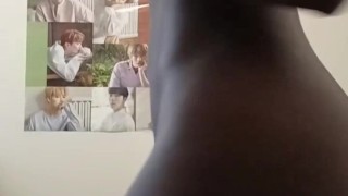 EBONY TEEN OILS HERSELF UP AND SHAKES HER ASS FOR YOU part 1