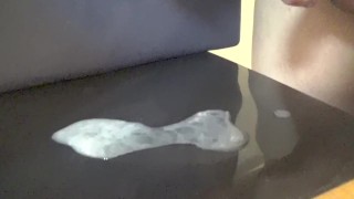 【暴発】気持ちよく初抜きのつもりが、包皮の中に指を入れほじくり中に思わずおもらし射精してしまう情けない変態早漏君。