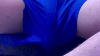Una vergota increíble debajo de las bragas del jovencito latino hermanastro