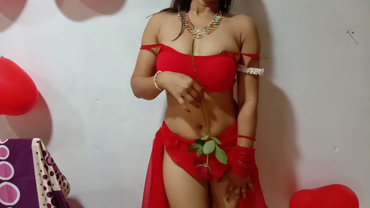 1280px x 720px - Big Boobs Hot Indian Wife Seducing Her Husband With Love and Hot Sex - Free Porn  Videos - YouPorn