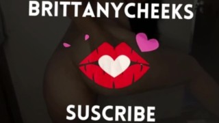 PUBLIC - Flashing bare pussy on the house of my neighbor