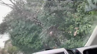 【車内】普通の道路でオナニー