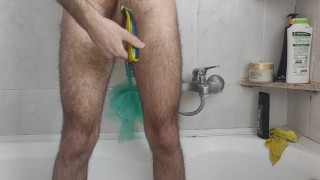 I shave my cock with an electric razor, look how smooth it is