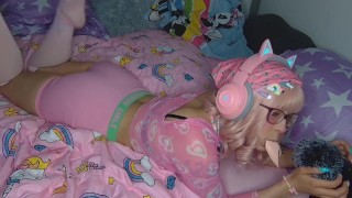 SEXY HOT ASMR EAR SUCKING GAMERGIRL