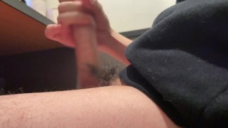 エッチな巨根男子の個室オナニー