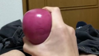 男子生がオナホでシコシコして中出し射精