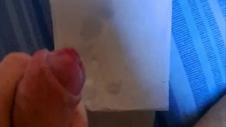 Sega super veloce e silenziosa con sborrata sulla carta igienica